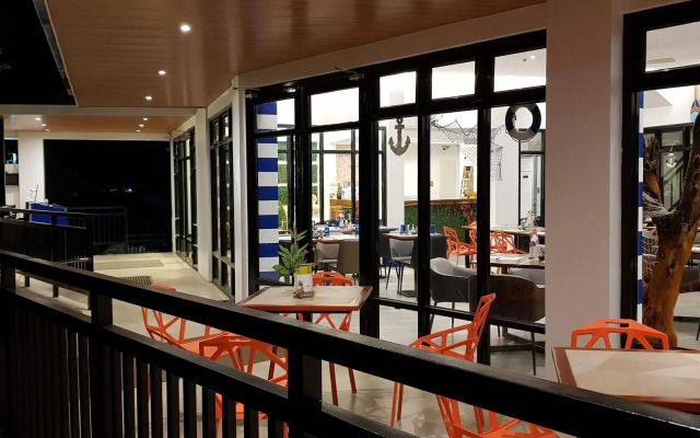 White Breeze Palawan Boutique Hotel