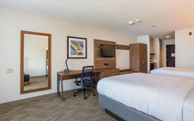 Holiday Inn Express Hotel & Suites Swansea by IHG