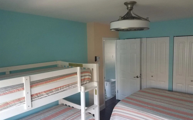 NW302 East Marina Court, Unit B2