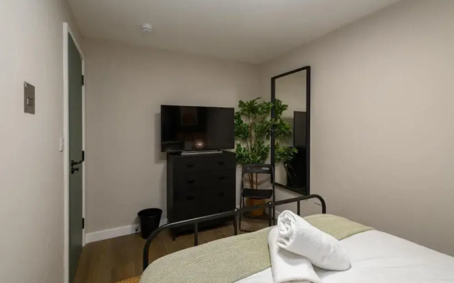 Benjamin Suite Modern 3BR Apartment