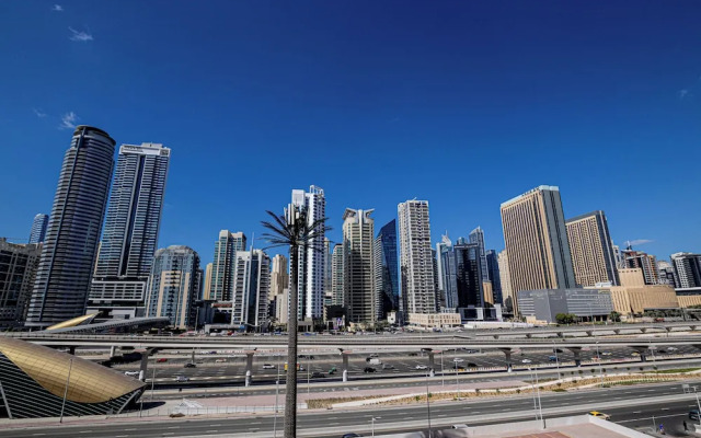 Prime 1BR Global Lake View Mins Metro
