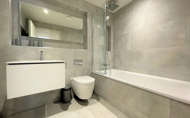 Spectacular 2BR Apartment with Parking