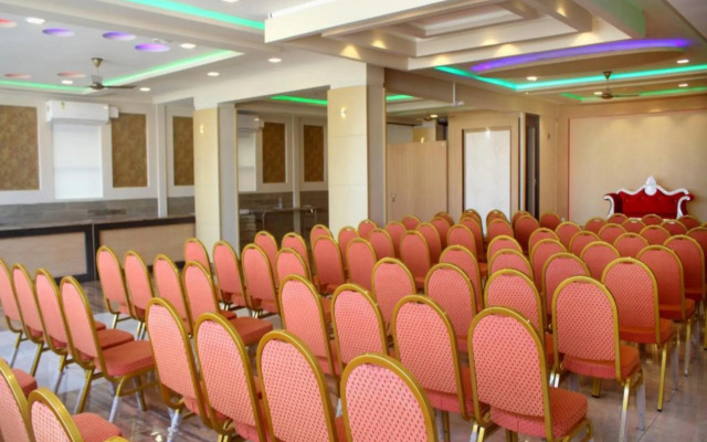 Treebo Trend Dwaraka Grand