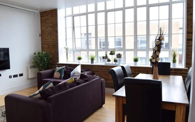 Bright Warehouse Conversion in Buzzing Peckham