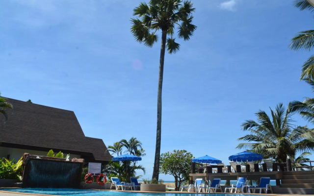 Lanta Il Mare Beach Resort