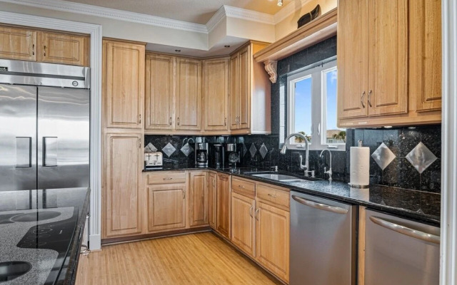 Crystal Beach Villa 5 Bedroom Home