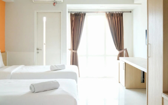 Comfy And Tidy Studio At The Square Apartment