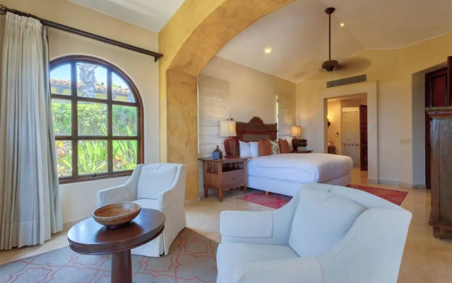 Villa Tranquila: 4 Bedroom Ocean View Villa Perfect for Relaxing at a Discounted Rate!