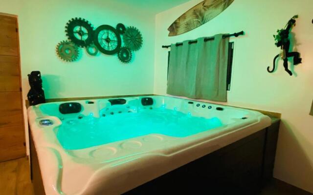 Suite Cupidon- Domaine des trois châteaux