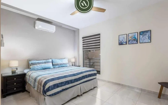 New 2 BR Condo With Private Terrace - BBQ