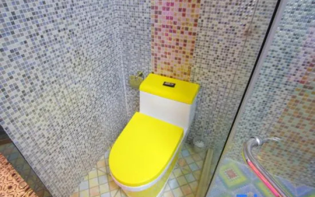 Jitai Chain Hotel (Shanghai Huashan Hospital Gucun Park Subway Station)