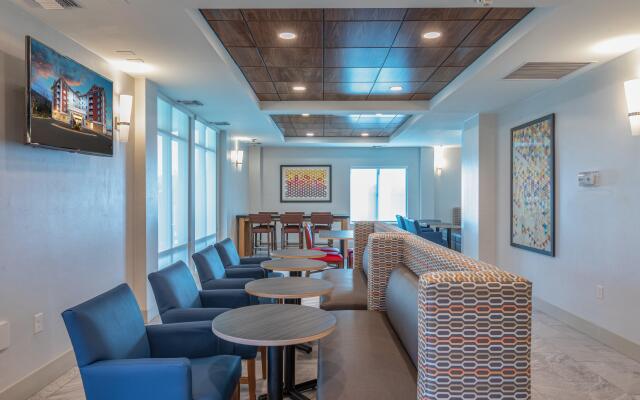 Holiday Inn Express & Suites Asheville Downtown by IHG