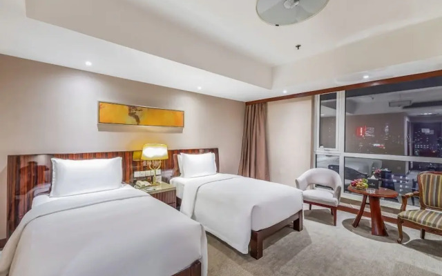 Yun-Ray Ambassador Hotel