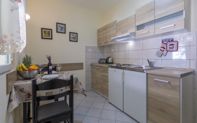 Apartment Mira