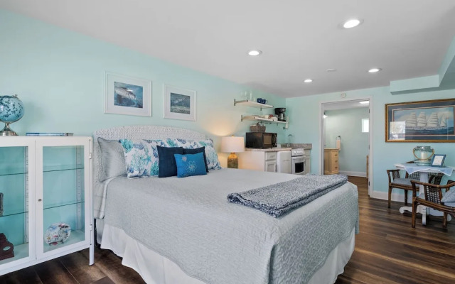 Hideaway at Redhead Road