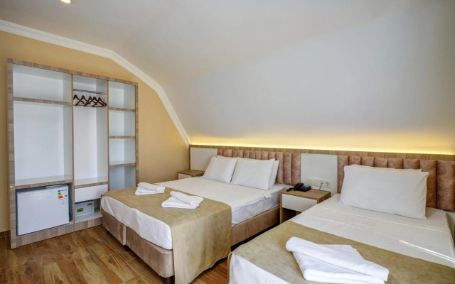 Miss Cleopatra Hotel