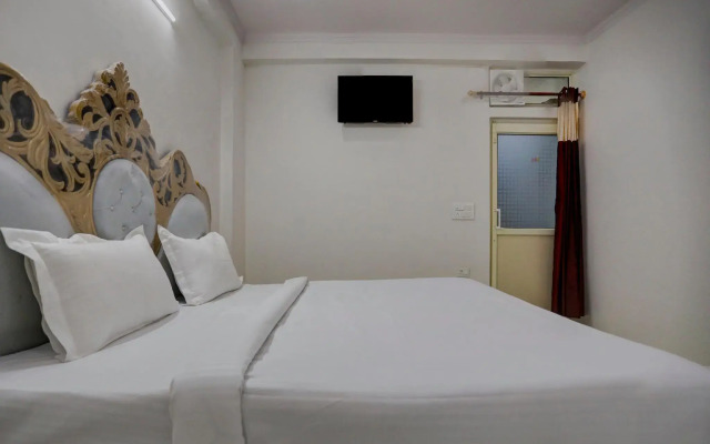 OYO Flagship 80510 Four Seasons Inn