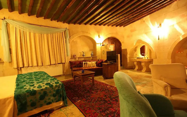 Blue Valley Cave Hotel