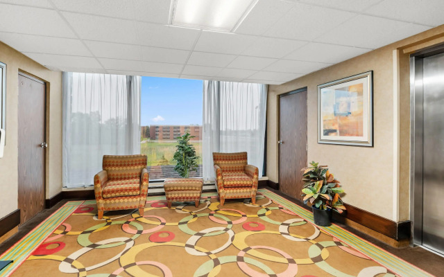 Comfort Inn Metro Airport
