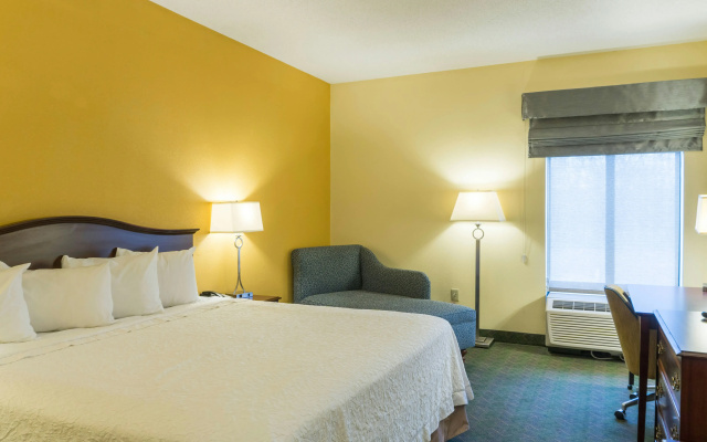 Hampton Inn New Philadelphia