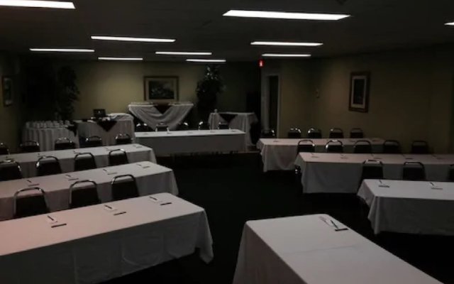 McIntosh Country Inn & Conference Centre in Canada