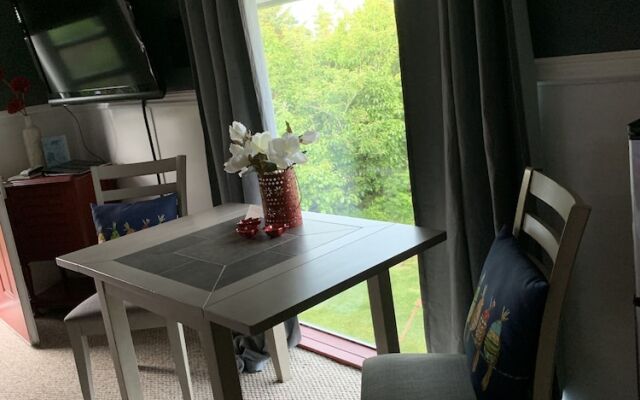 White House Inn on the Waterfront