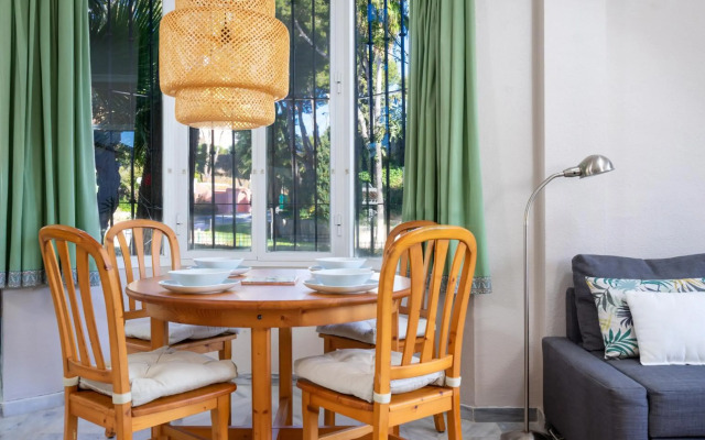 2BR Garden Apartment Albamar