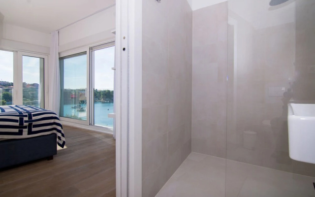 Livingstone Beach House