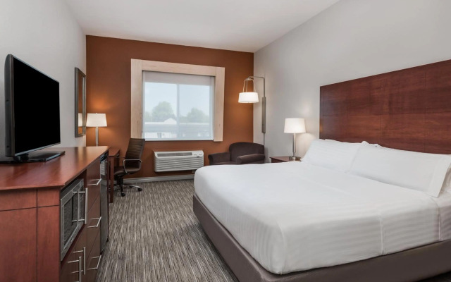 Holiday Inn Express Hotel & Suites Gananoque by IHG