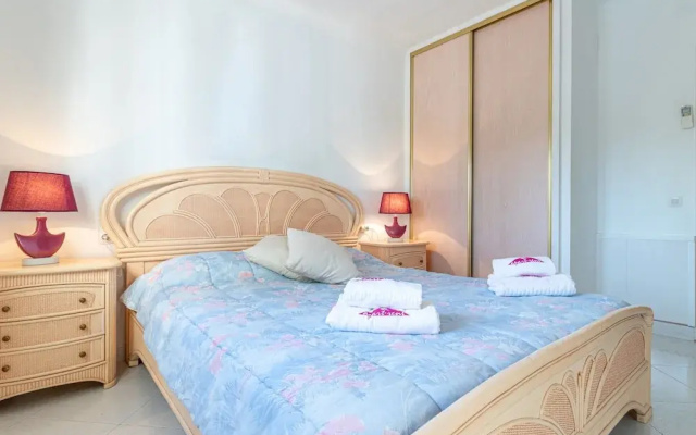 Villa in Empuriabrava With Private Pool & Mooring