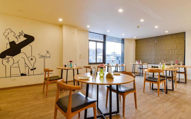 FabHotels Ny Townhouse