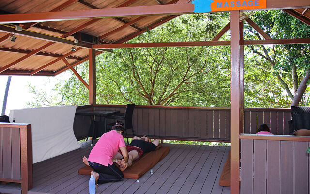 Koh Mak Buri Hut Natural Resort