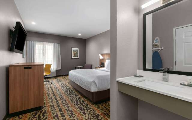 La Quinta Inn & Suites by Wyndham Belton - Temple South