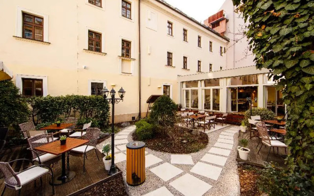BEIGLI Hotel & Garden