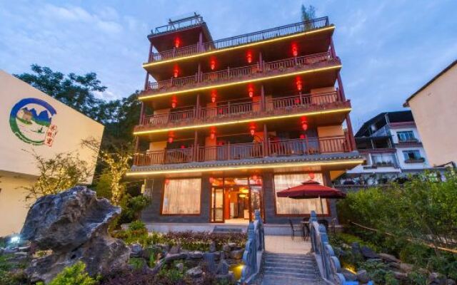 Alpine Champs-Elysees Landscape Film Resort Hotel (Yangshuo Yulong River Tourist Resort)