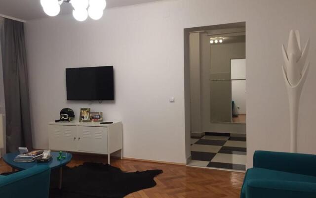 Cornisa Apartment