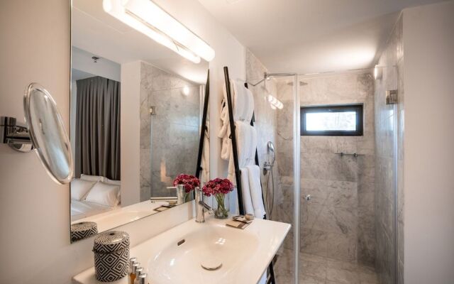 Lear Sense - Experience Luxury Hotel