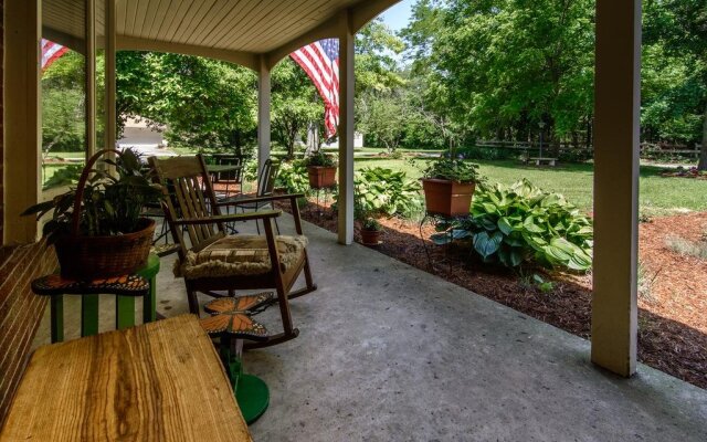 Seldom Scene Meadow Bed & Breakfast