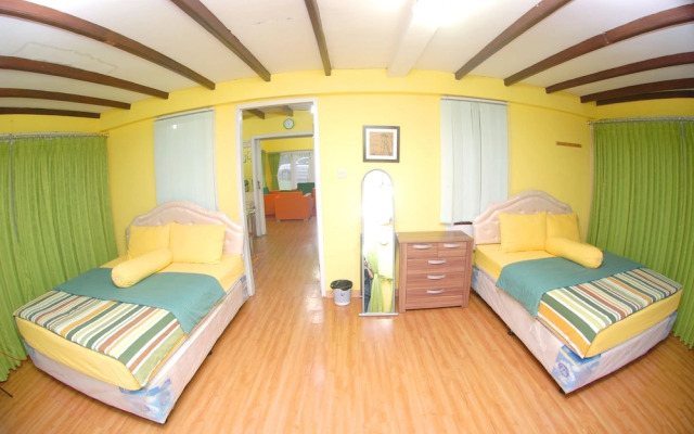 Villa ChavaMinerva Istana Bunga-Lembang