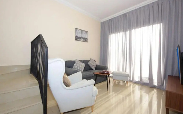Villa Al-Hamra