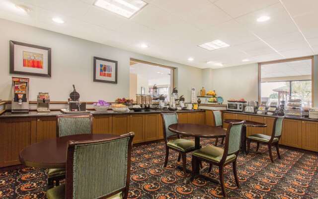 Baymont by Wyndham Fayetteville Fort Bragg Area