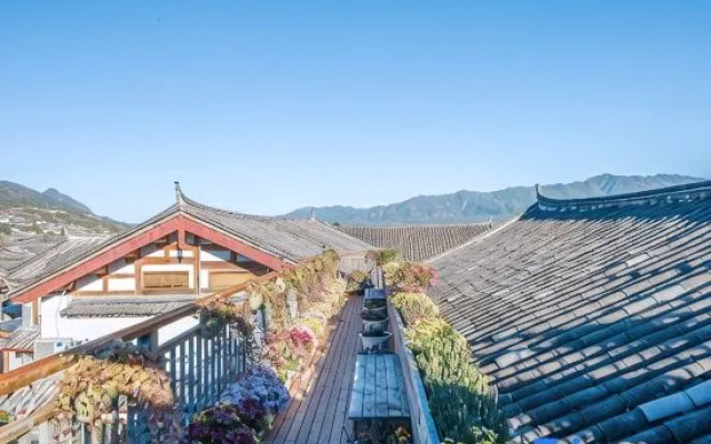 Floral Hotel · Qinyuan Hotel – Outside – Lijiang