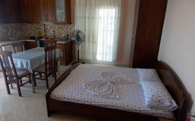 Hotel Erioni