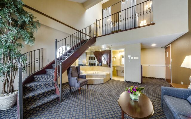 Monte Carlo Inn Vaughan Suites