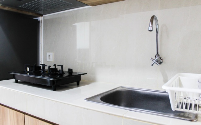 Minimalist and New Furnished Studio Apartment at Springwood Residence By Travelio – Guest Rooms – Tangerang