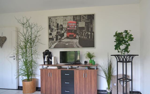 Modern Apartment in Reiste near Forest