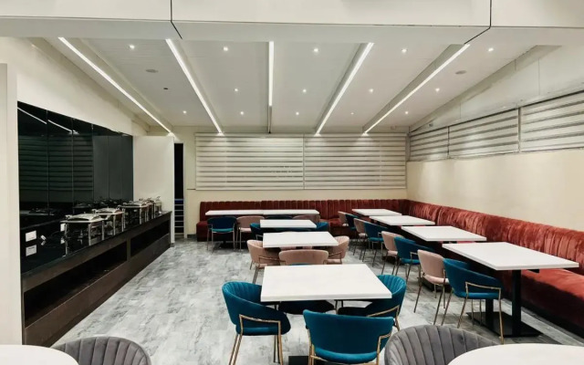 Hotel Kailash Plaza
