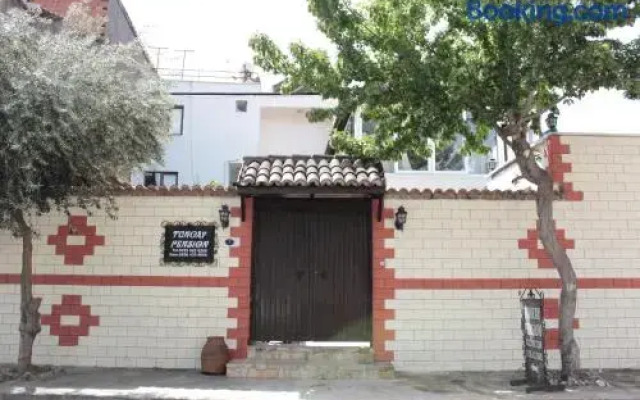 Tuncay Pension