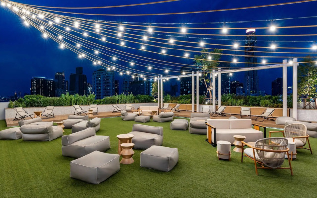 Moxy Bangkok Ratchaprasong