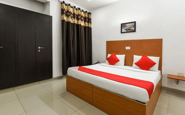 OYO 13025 Petals Inn